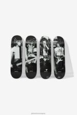 Globe Brand en el escenario Juego de barajas de coleccionista de Ramones. 68L0T238 patinetas